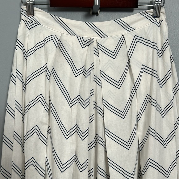 Yumi Kim Linen Skort Pants Wide Leg White Navy Stripe Pleated size small - Picture 10 of 17